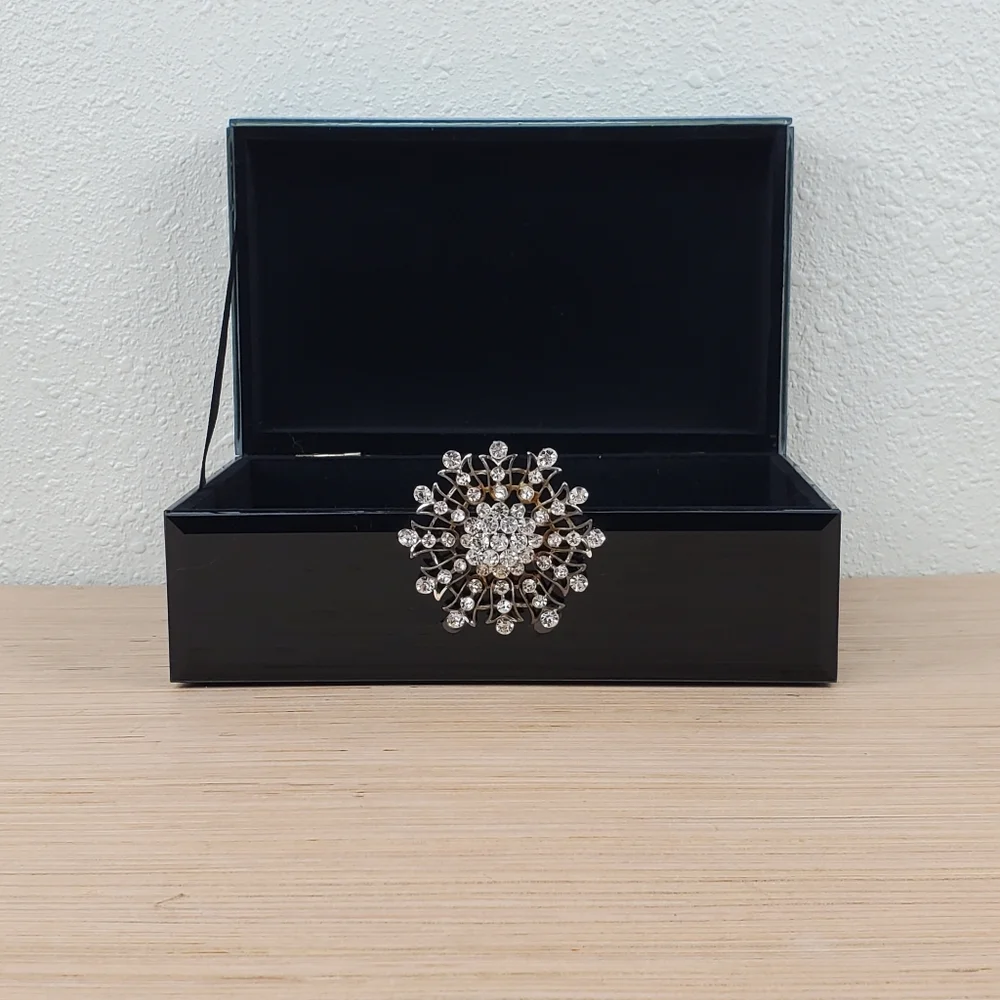 N/A jewelry box
